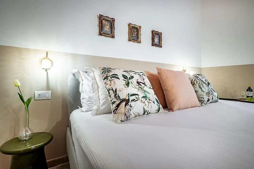 Chic Apartment Oriuolo At The Duomo Florencja 0*,