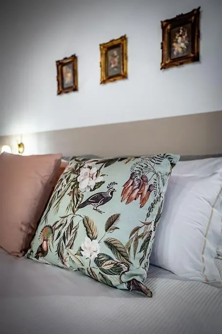 Chic Apartment Oriuolo At The Duomo Florence