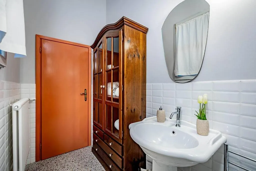Chic Apartment Oriuolo At The Duomo Florence