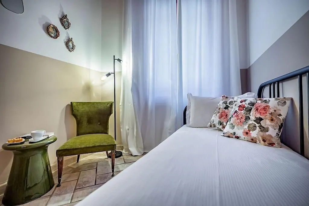 Chic Apartment Oriuolo At The Duomo Florence