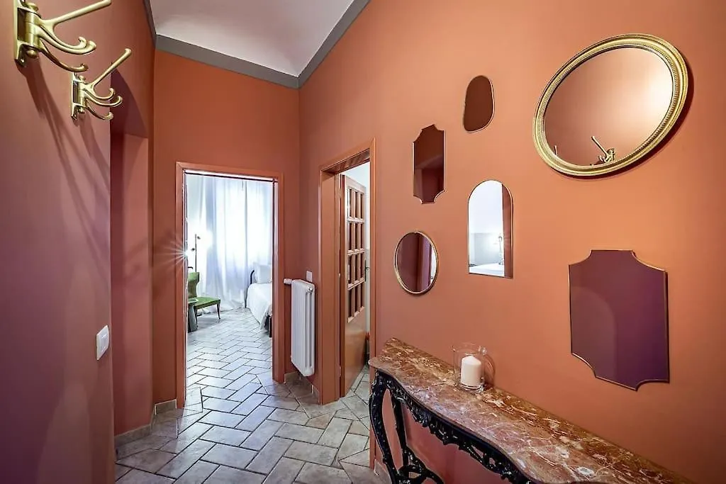 Chic Apartment Oriuolo At The Duomo Florence
