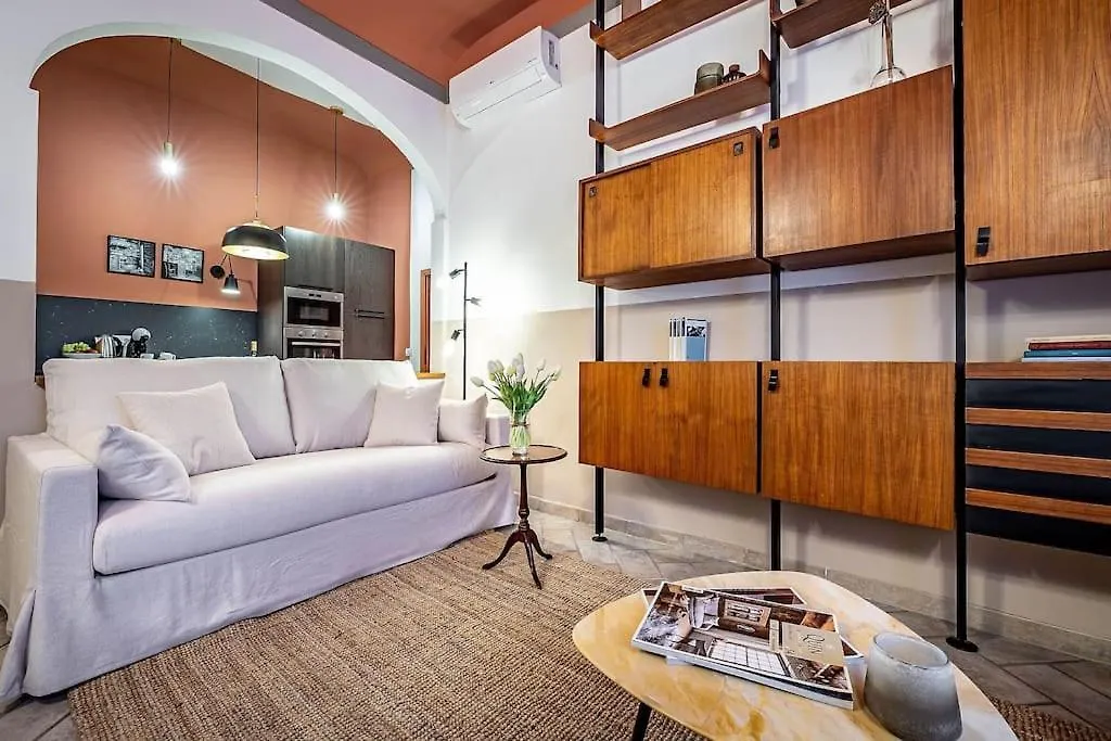 Chic Apartment Oriuolo At The Duomo Florence