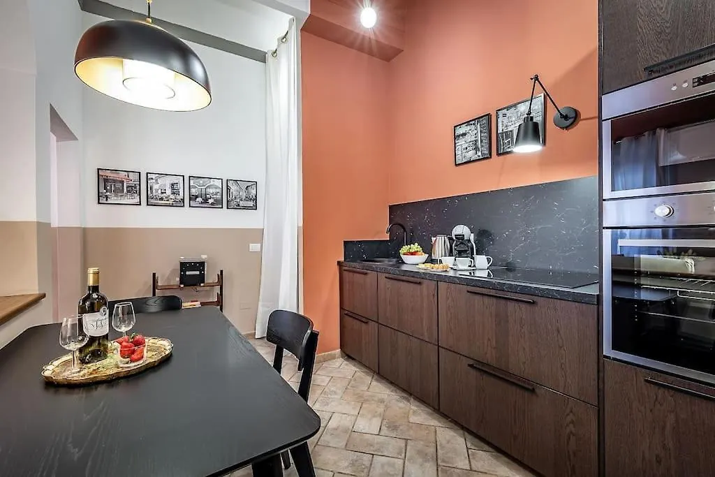 Chic Apartment Oriuolo At The Duomo Florence