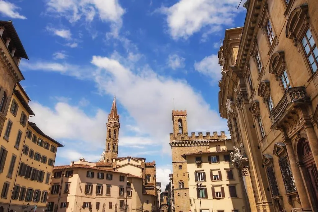 Chic Apartment Oriuolo At The Duomo Florence