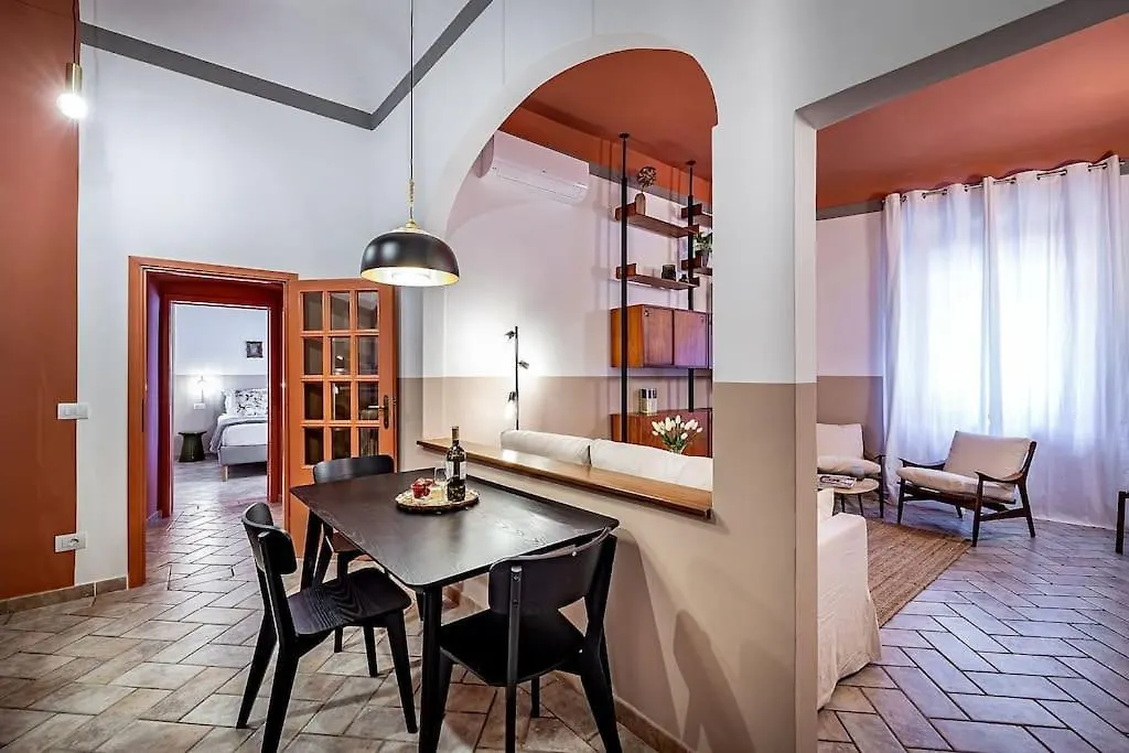 Chic Apartment Oriuolo At The Duomo Florence Italy