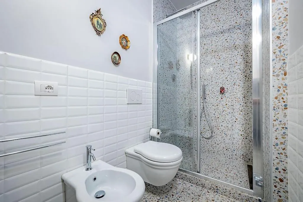 Chic Apartment Oriuolo At The Duomo Florence