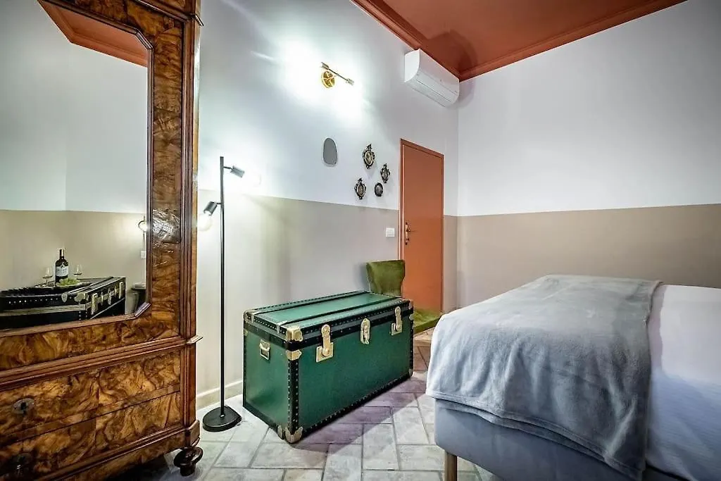 Chic Apartment Oriuolo At The Duomo Florence Italy