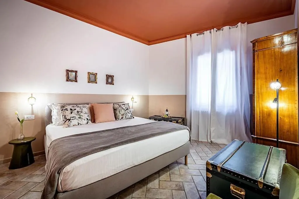 Chic Apartment Oriuolo At The Duomo Florence