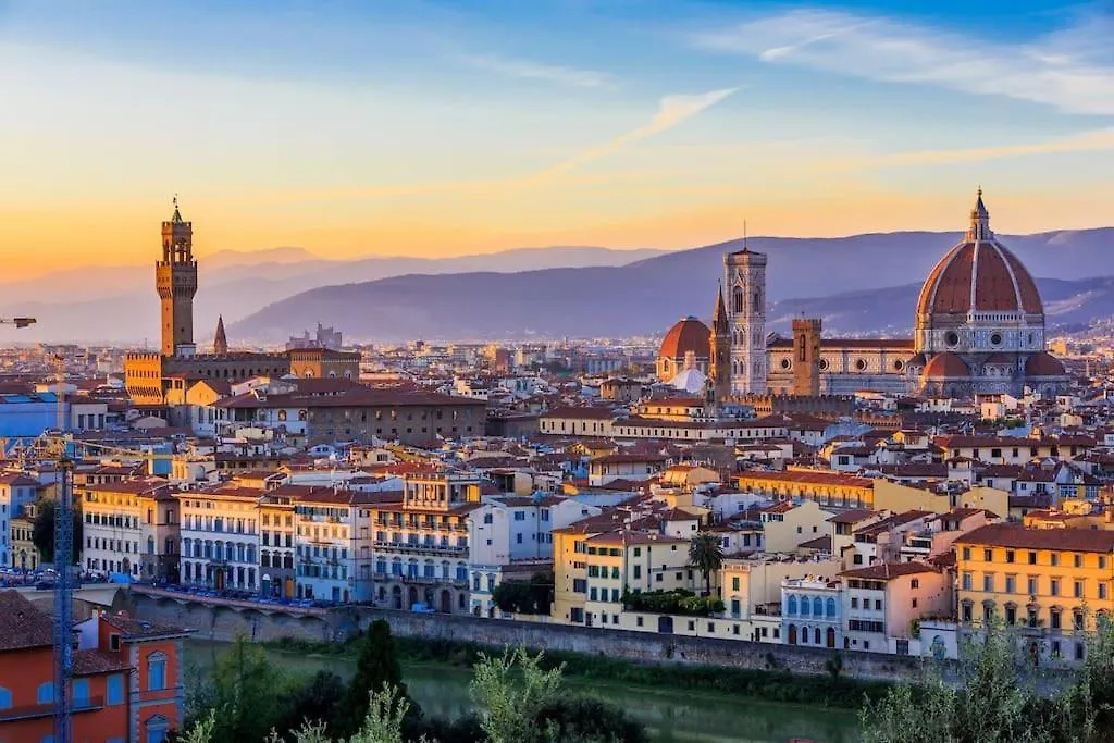 Chic Apartment Oriuolo At The Duomo Florence